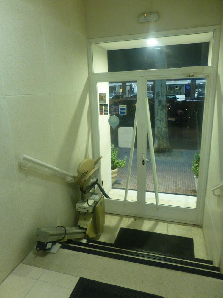 Hostal El Val Alcalá de Henares Kültér fotó