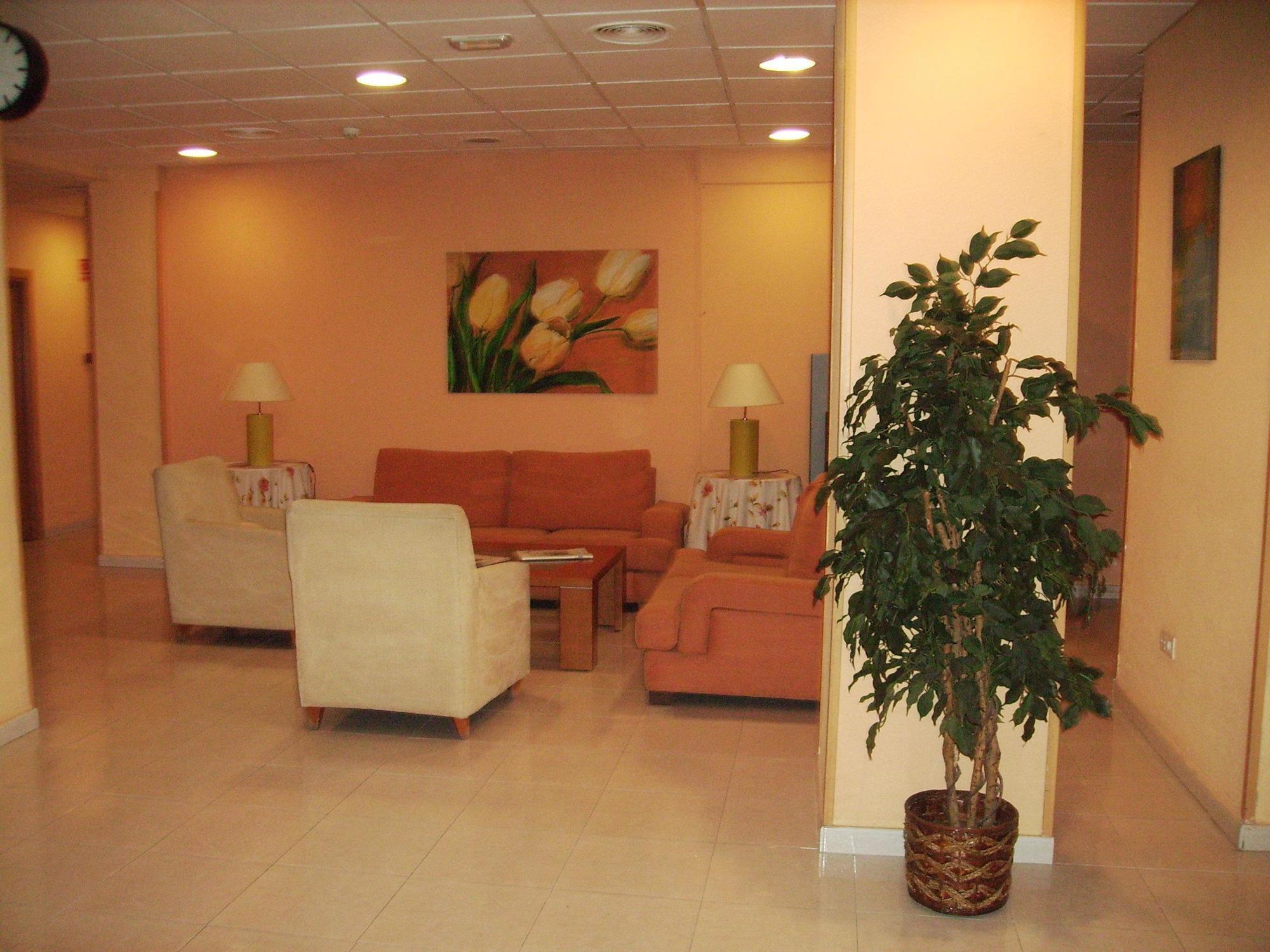 Hostal El Val Alcalá de Henares Kültér fotó